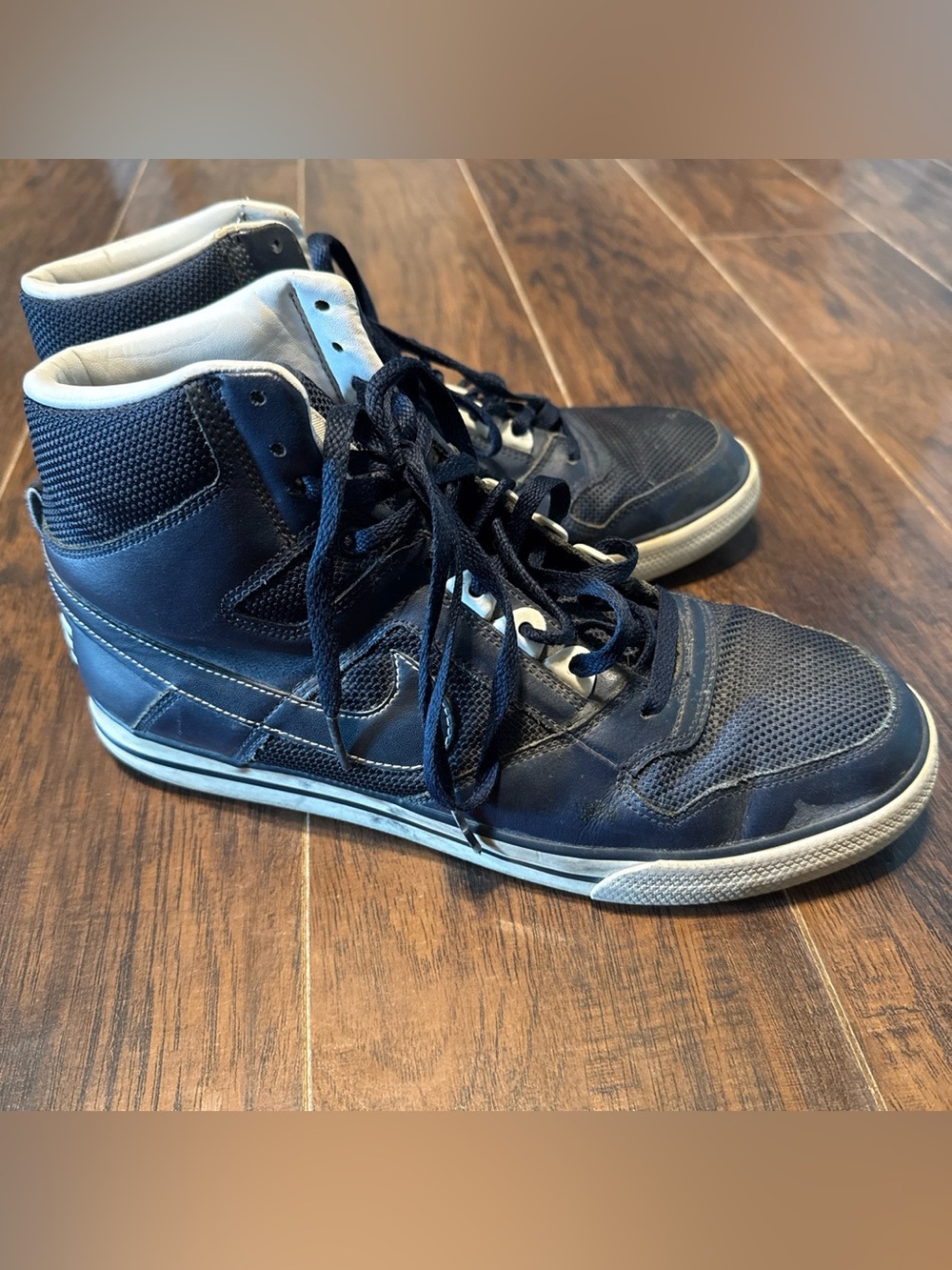 Nike Men's Dark Blue High-Top Sneakers